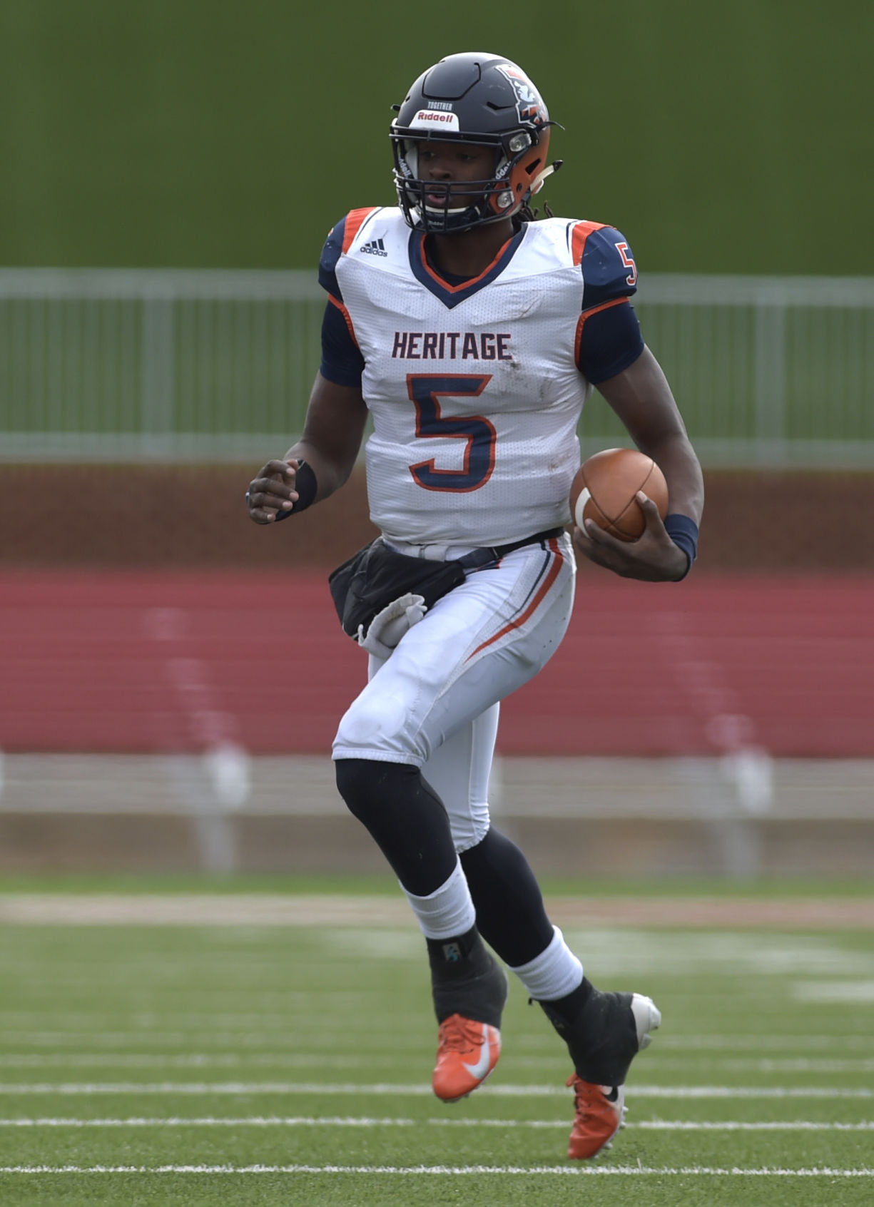 LNA 12092018 Heritge High Wins40.JPG